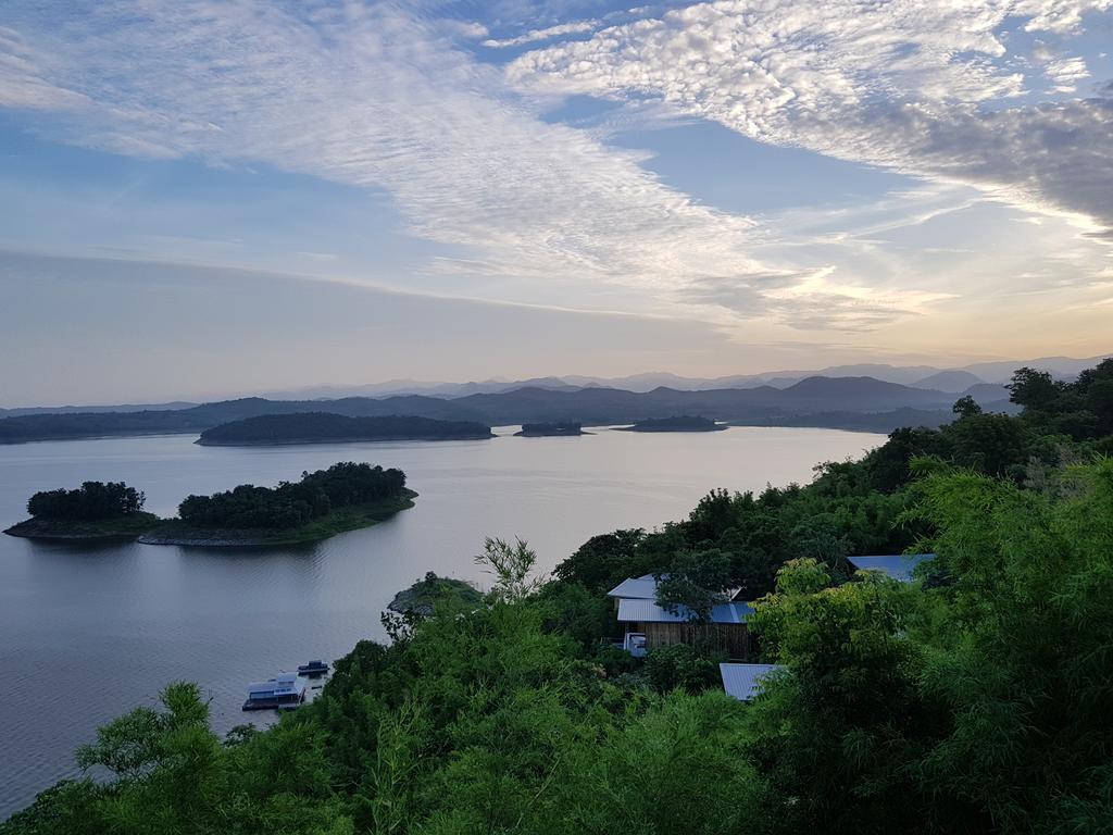 Thawsi Lake Hill Si Sawat Ngoại thất bức ảnh