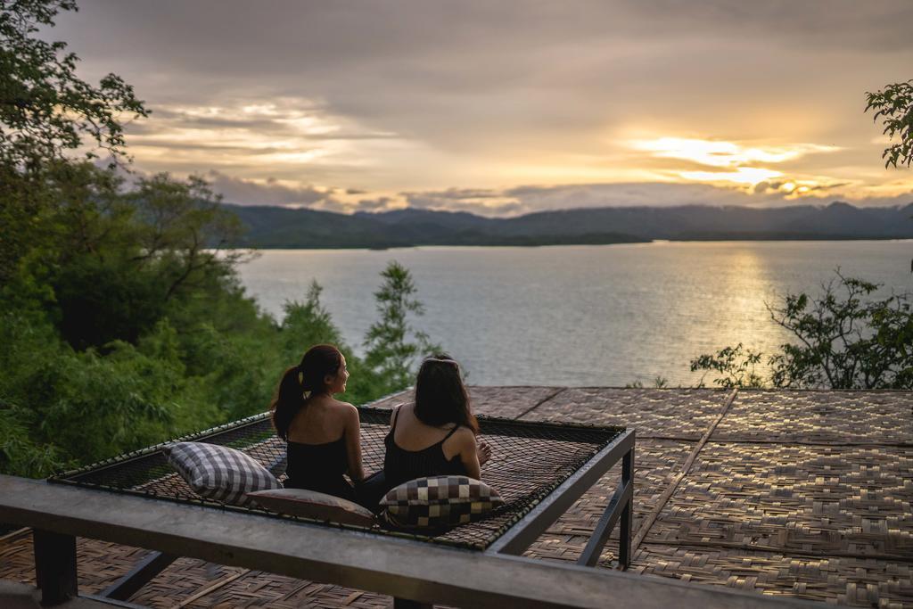 Thawsi Lake Hill Si Sawat Ngoại thất bức ảnh